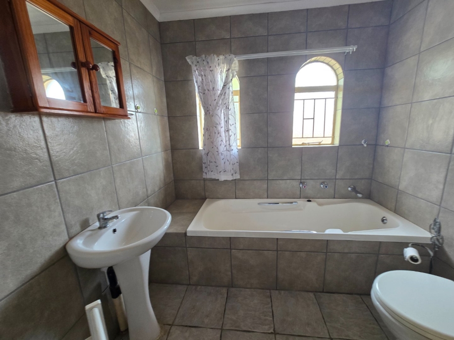2 Bedroom Property for Sale in Heuwelsig Free State